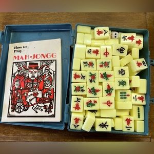 Complete Mah-jongg set